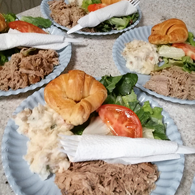 Comidas de la parra pierna en su jugo